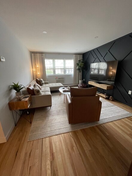 Primary Photo - 229 E 237th St