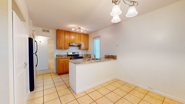 Building Photo - Beautiful Condo Available in Villa Moraga ...
