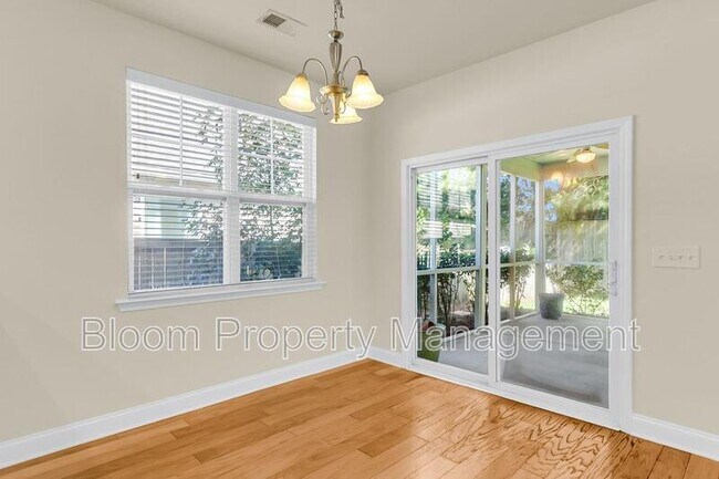 Building Photo - 2649 Lohr Dr
