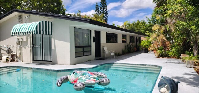 Building Photo - 1940 NE 31st Ct