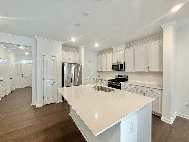 Building Photo - 132 Tree Moss Ct