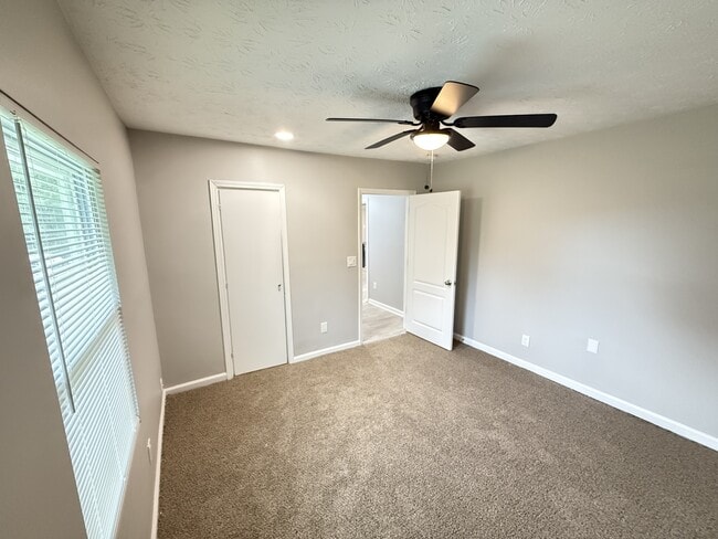 Building Photo - 781 Riverside Pkwy