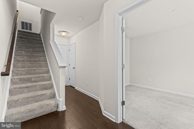 Building Photo - 7118 Rowlock Aly