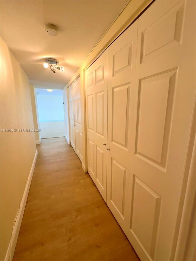 Building Photo - 137 Golden Isles Dr