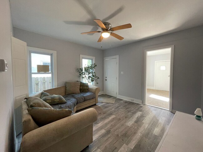 Building Photo - Gorgeous 4 Bedroom Home FOR RENT in Millville $1500