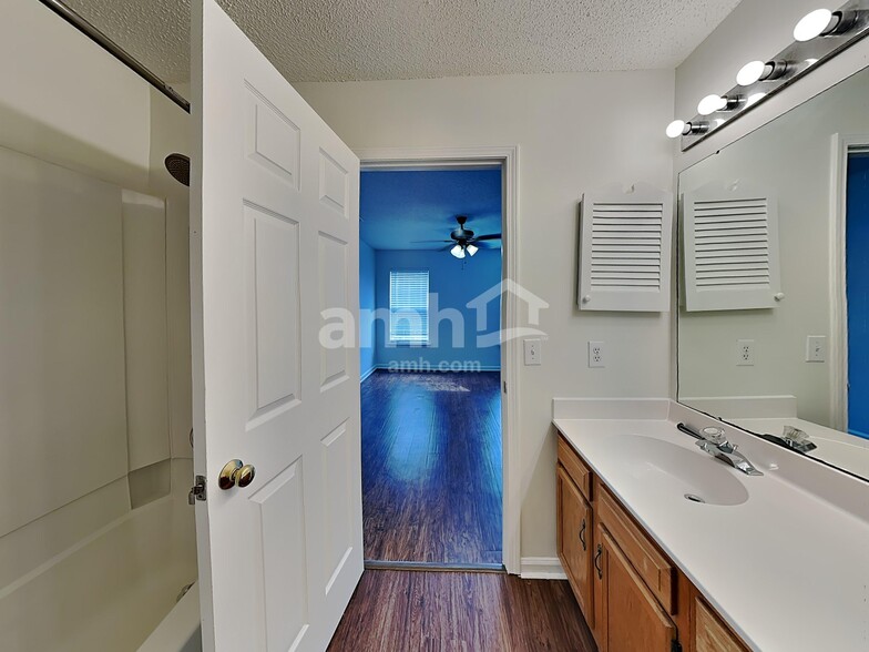 Building Photo - 759 Bradberry Ln