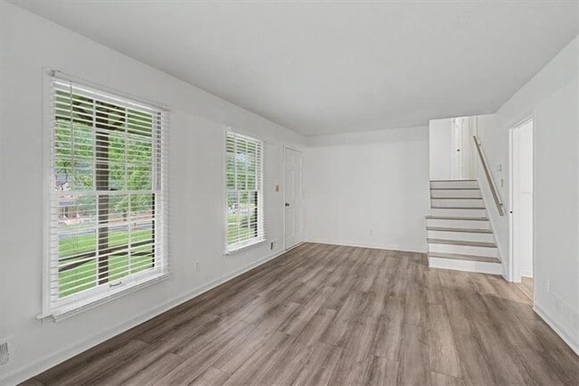 Building Photo - 2985 Fredrick Dr