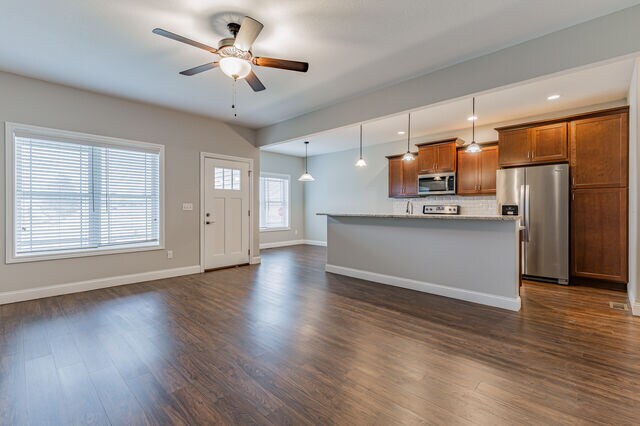 Building Photo - Timber Wolf and Cates