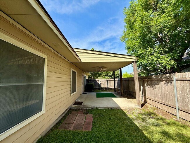 Building Photo - 8703 Weiser Dr