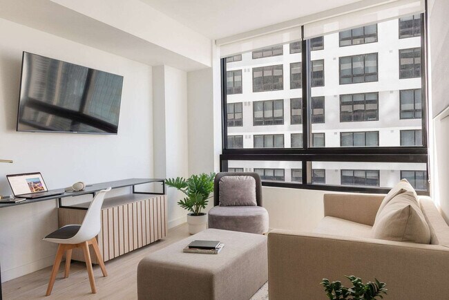 Building Photo - 225 N Miami Ave