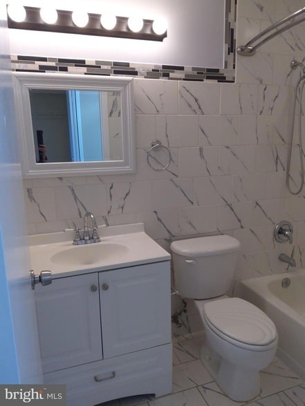 Building Photo - 2109 Woodbox Ln Unit 2109B