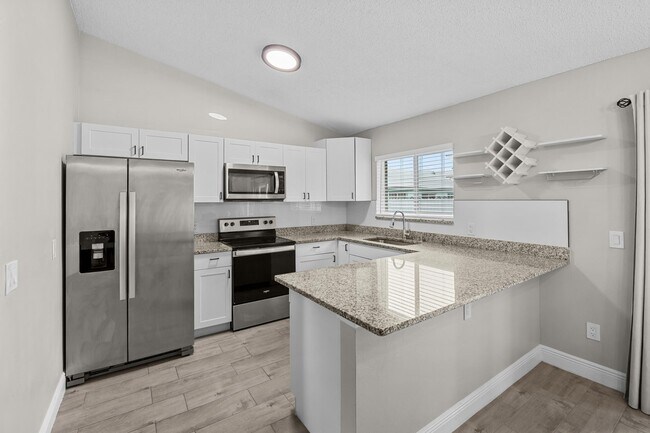 Building Photo - 265 SW Dalton Cir