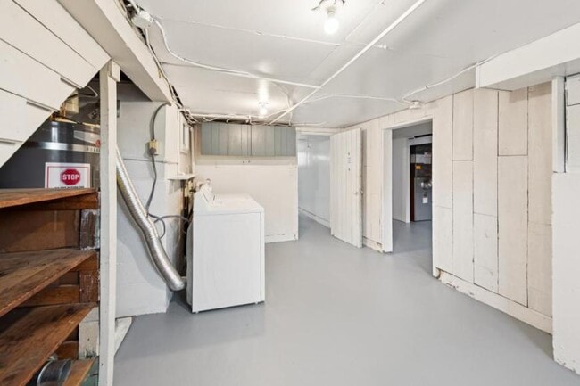 Building Photo - 3 bedroom in Seattle WA 98117