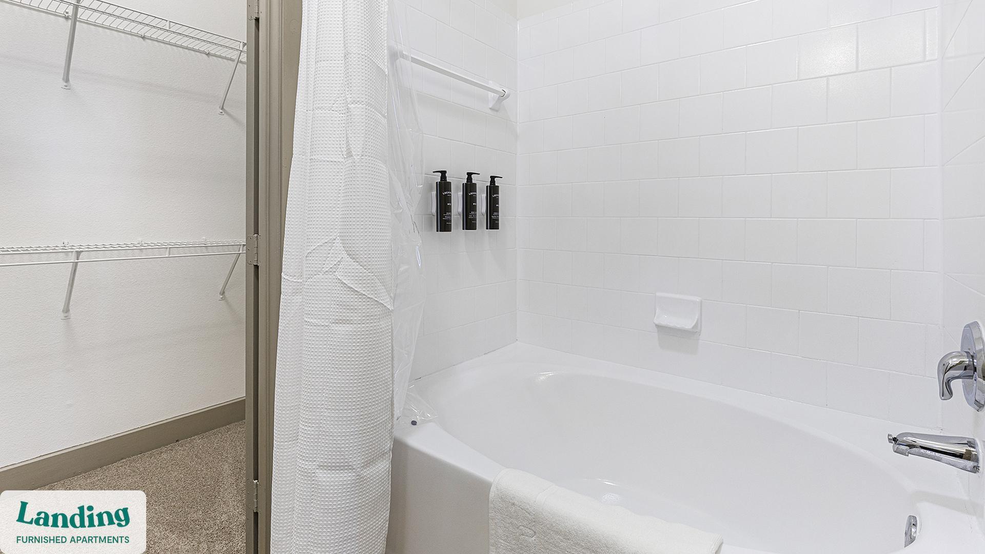 Building Photo - 5005 Galleria Dr