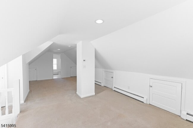 Building Photo - 118 Ray St