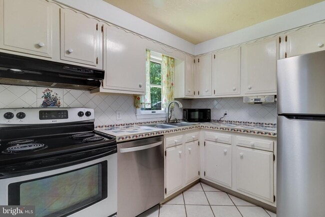 Building Photo - 25150 Gallant Man Dr