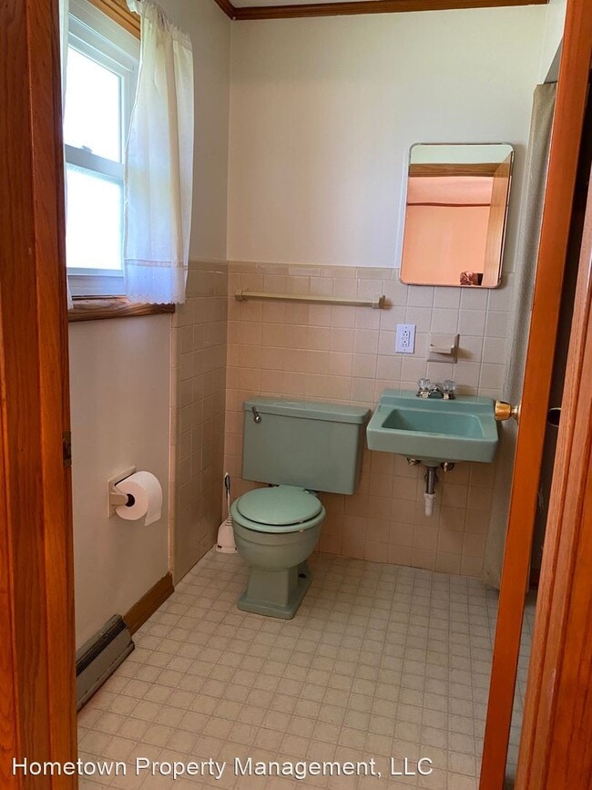 Building Photo - 3 br, 1.5 bath House - 607 46th St