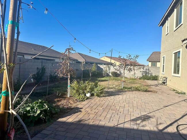 Building Photo - 10965 W Baden St