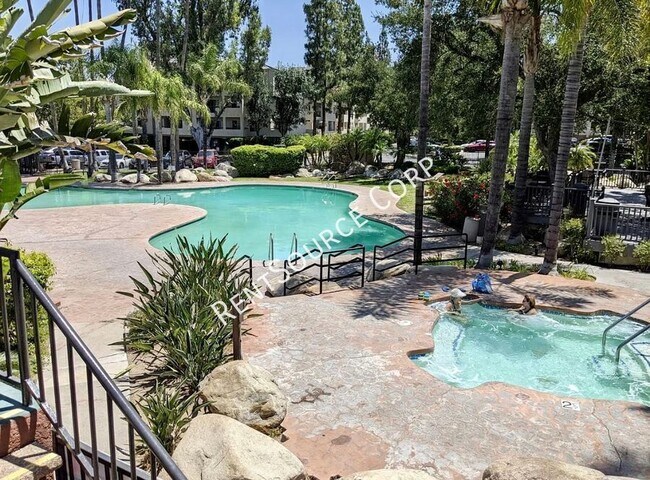 Building Photo - 5525 Canoga Ave