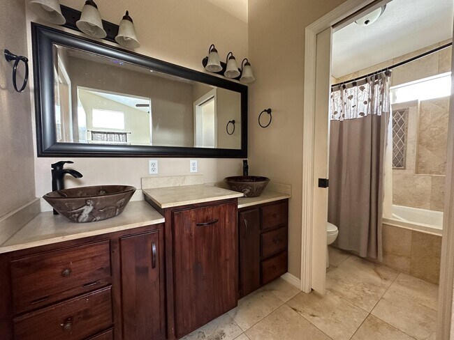 Building Photo - 113 Manilla Dr