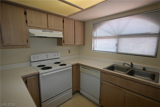 Building Photo - 8455 W Sahara Ave