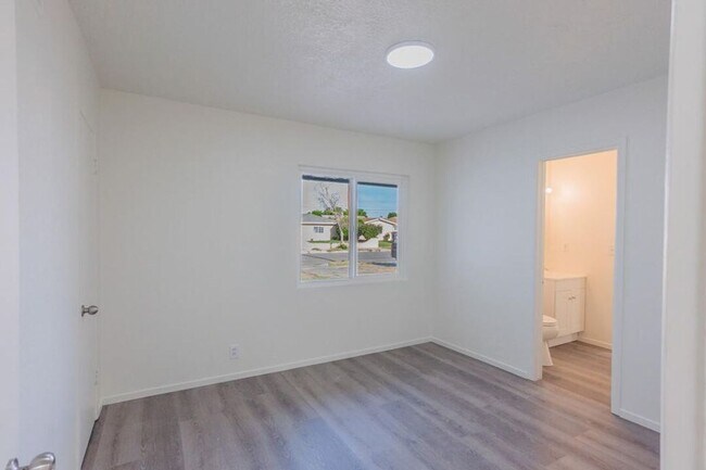 Building Photo - 45462 3rd St E