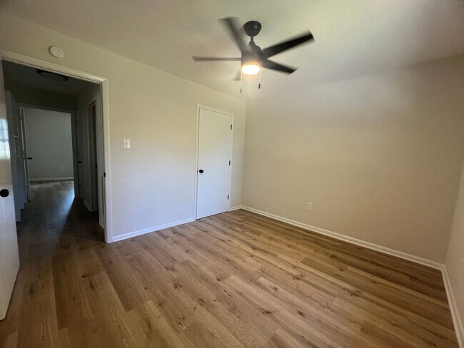 Building Photo - 1813 Battleground Dr