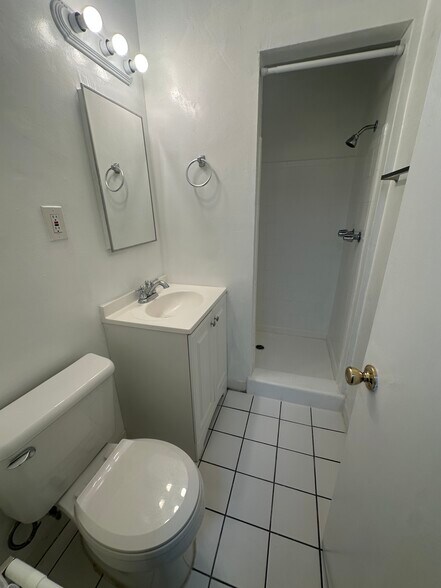 Building Photo - 1336 Berkeley St