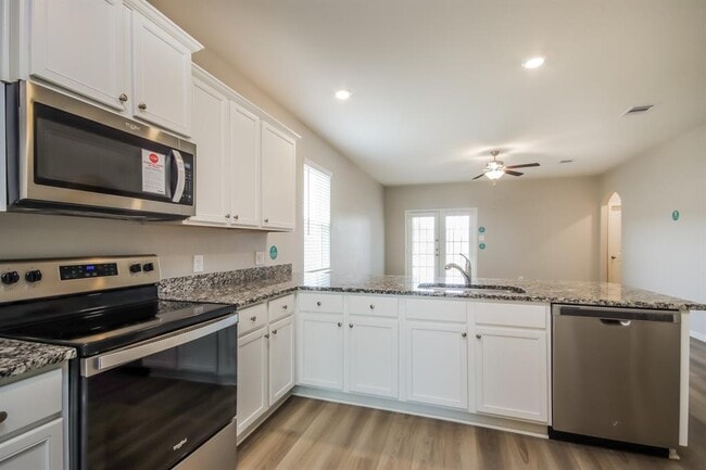 Building Photo - 25381 Cypress Bend Dr