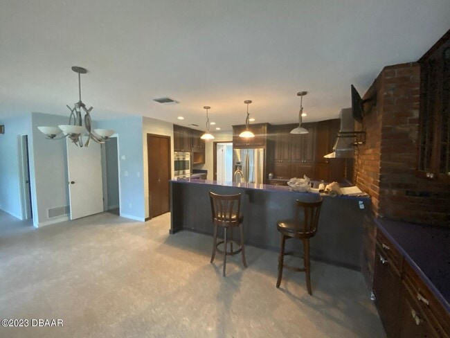 Building Photo - 1 Arrowhead Dr