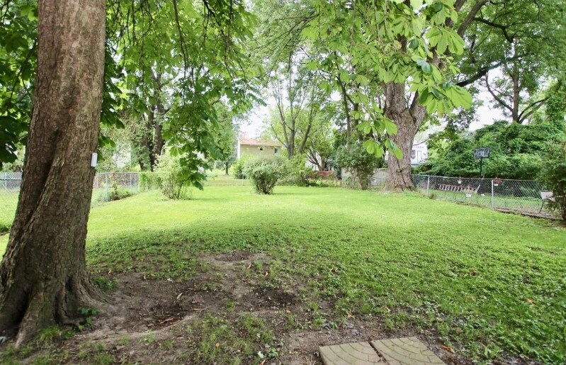 Building Photo - 530 3rd St