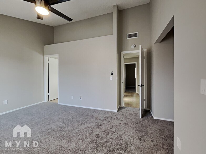 Building Photo - 7801 N 44th Dr