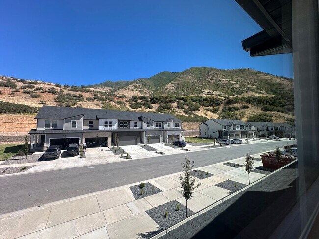 Building Photo - 5280 Acacia Dr