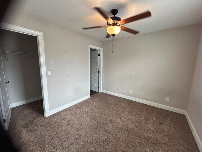 Building Photo - 2BD 2.5 BA TOWNHOME FOR RENT CLOSE TO TTU!