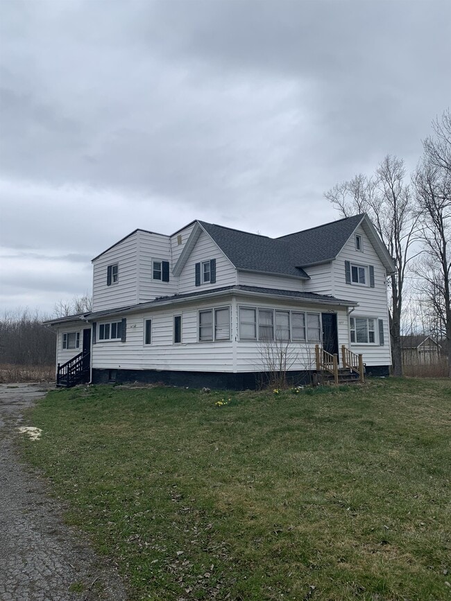 Primary Photo - 1697 Hilton Parma Corners Rd