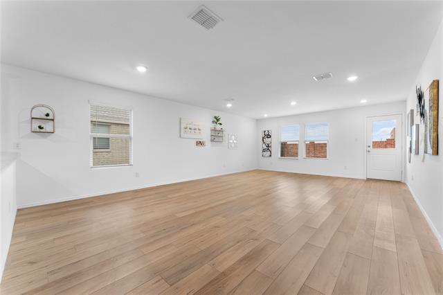Building Photo - 1604 Helmoken Falls Dr