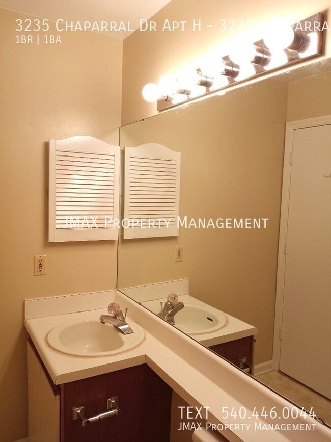 Building Photo - 3235 Chaparral Dr