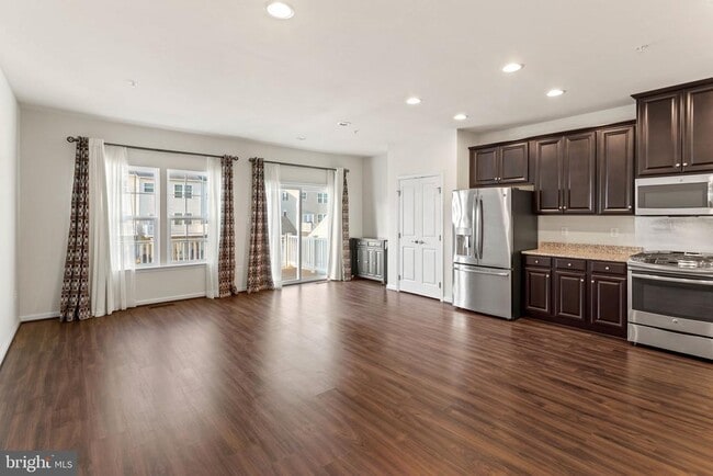 Building Photo - 6405 Walcott Ln