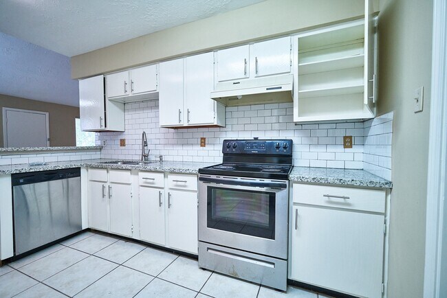Building Photo - 10235 Gulfstream Ln