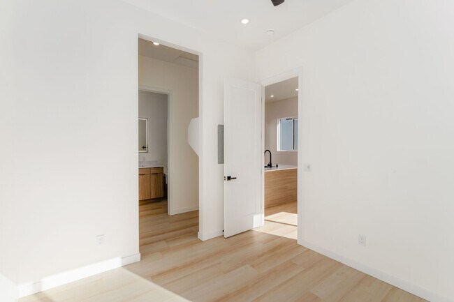 Building Photo - Beautiful Views, Private Yard Available, Newly Built Luxury