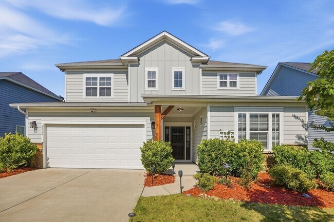 Building Photo - Stunning Home with Main-Level Bedroom, Gourmet Kitchen