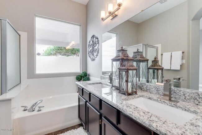 Building Photo - Remodeled 3-bedroom in Chandler