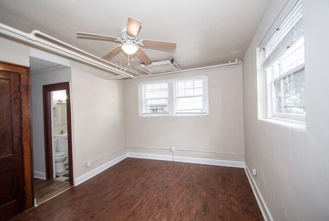 Building Photo - 5819 E Washington St