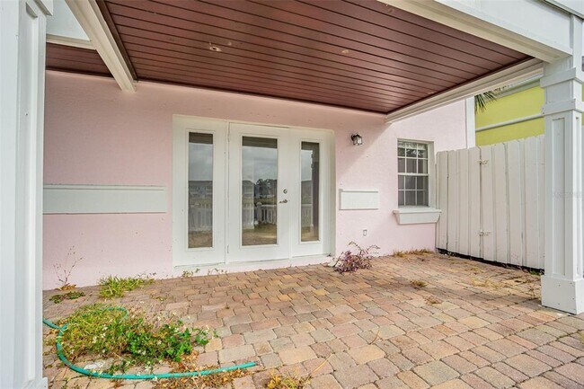 Building Photo - 190 Pompano Dr SE