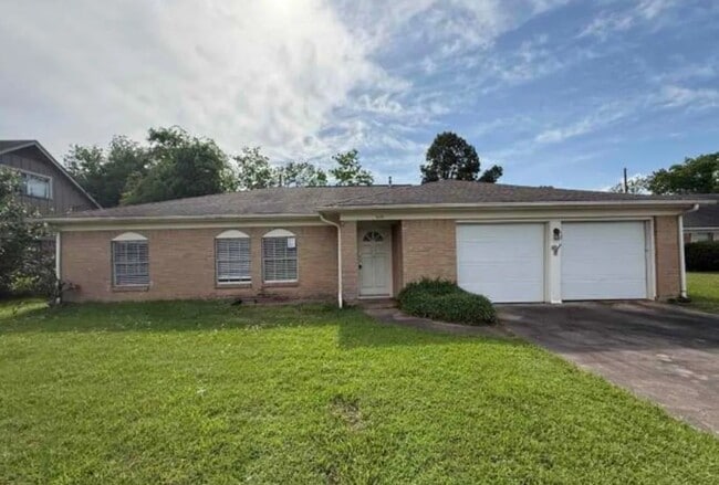 Primary Photo - 1235 Elaine Dr