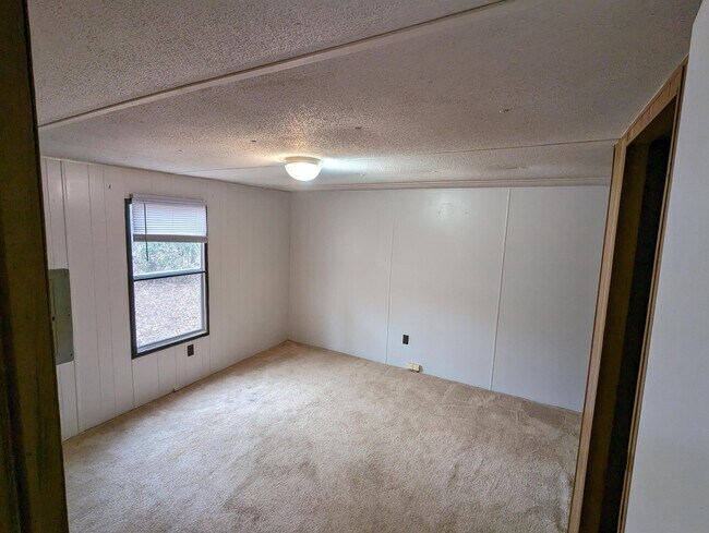 Building Photo - 15-20 K and M Way