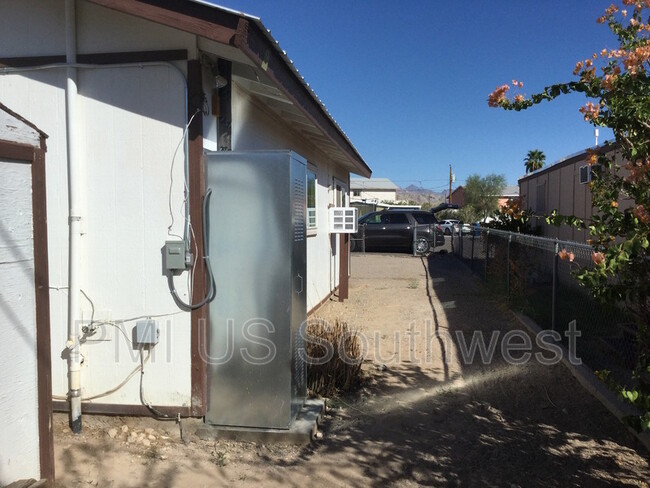 Building Photo - 2088 Del Rey Dr