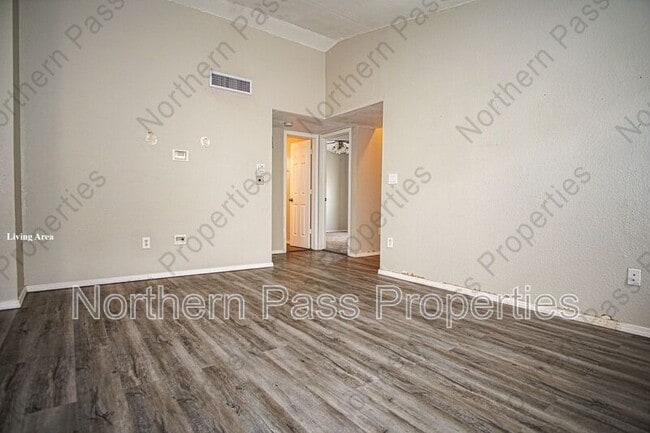 Building Photo - 1686 St Stephen Pl