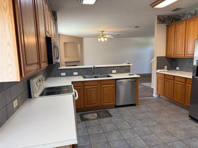 Building Photo - 3104 Deleon Dr