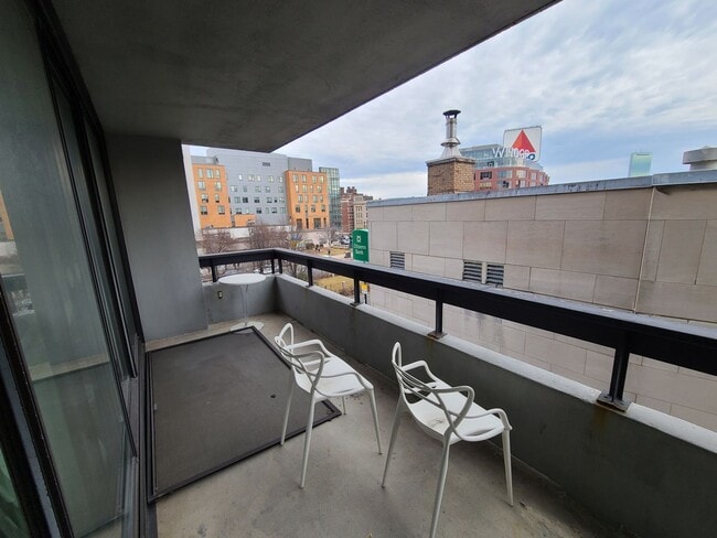Building Photo - Kenmore Square - Balcony - Pool - Doorman - Garage Parking